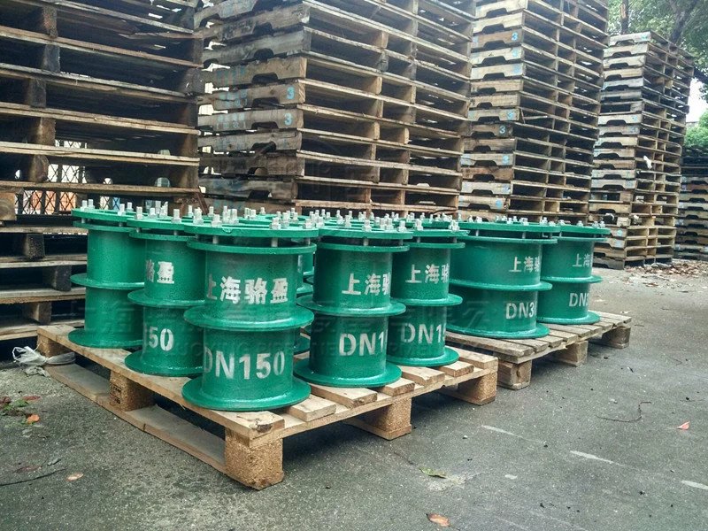 <a href=http://www.m.hellowinter.com.cn target=_blank class=infotextkey>柔性防水套管</a>防水層被破壞的原因