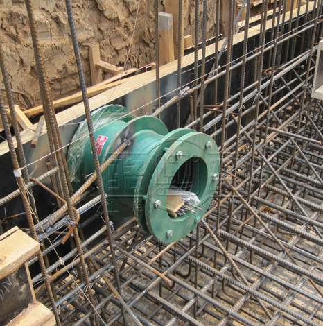 <a href=http://www.m.hellowinter.com.cn target=_blank class=infotextkey>柔性防水套管</a>現(xiàn)場施工圖