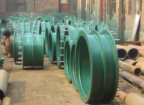 青島嶗山區(qū)大口徑<a href=http://www.m.hellowinter.com.cn target=_blank class=infotextkey>防水套管</a>發(fā)貨現(xiàn)場