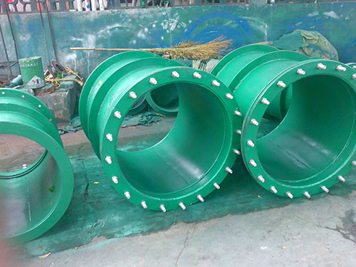 朔州市懷仁縣大口徑柔性<a href=http://www.m.hellowinter.com.cn target=_blank class=infotextkey>防水套管</a>噴涂現(xiàn)場